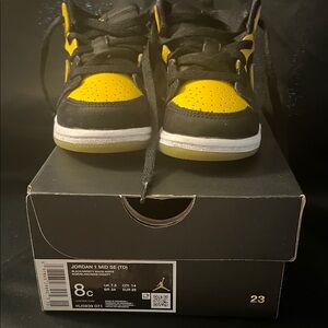 Jordan Kids' Sneakers in Black and Yellow